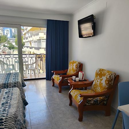 Apartamentos Leonor Carihuela Torremolinos Kültér fotó