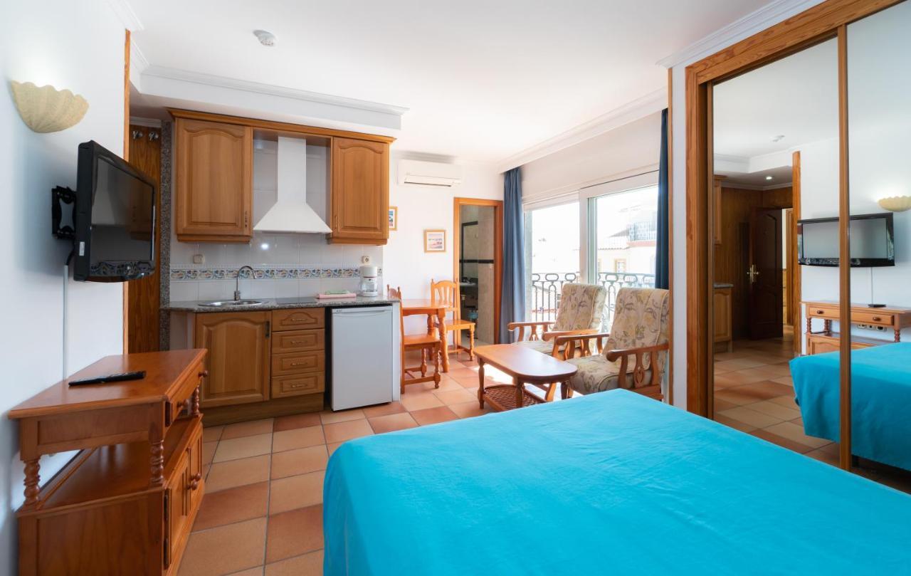 Apartamentos Leonor Carihuela Torremolinos Kültér fotó