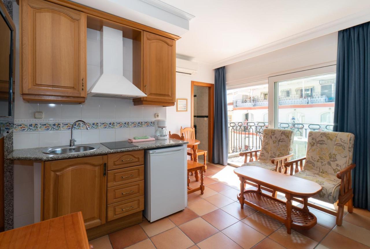 Apartamentos Leonor Carihuela Torremolinos Kültér fotó