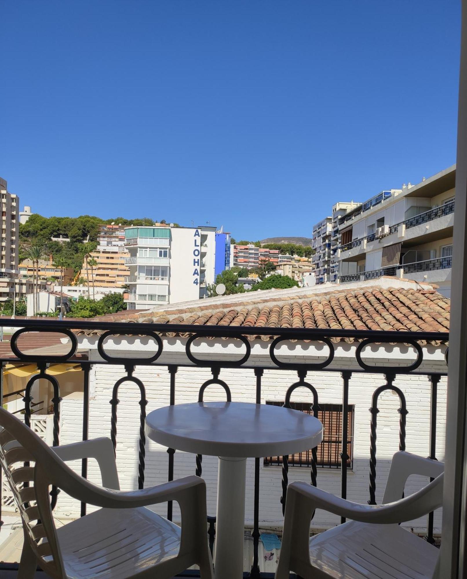 Apartamentos Leonor Carihuela Torremolinos Kültér fotó