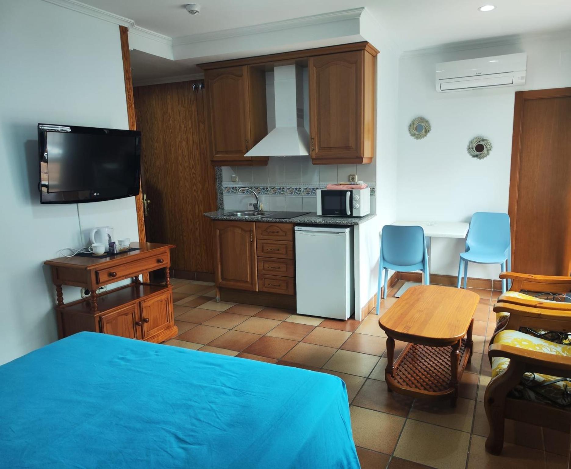 Apartamentos Leonor Carihuela Torremolinos Kültér fotó