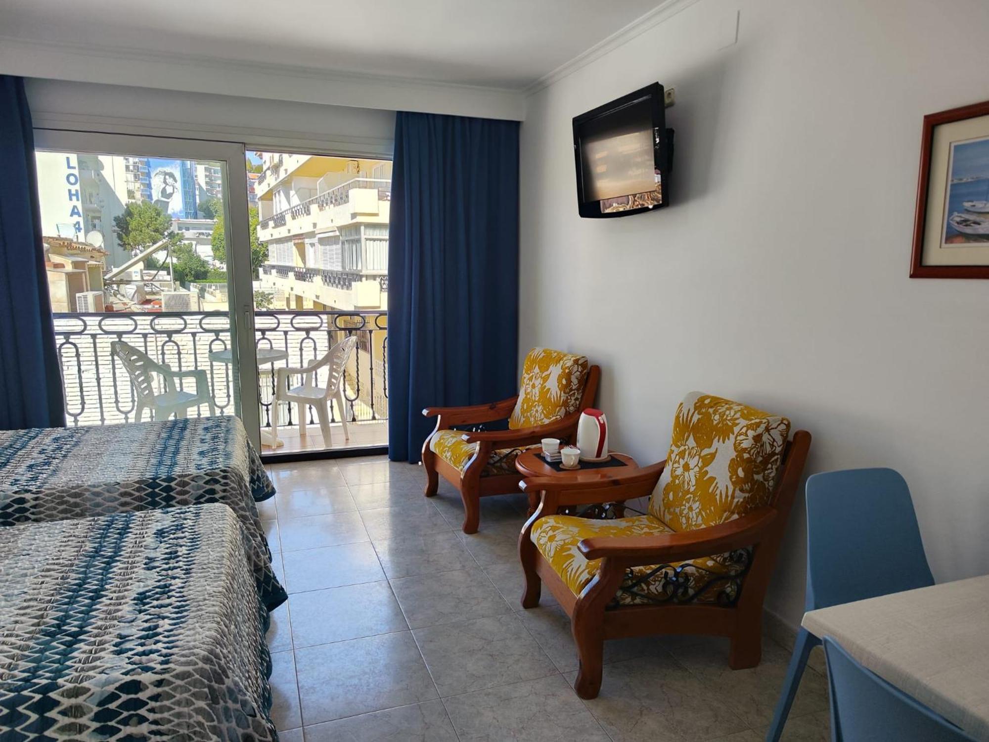 Apartamentos Leonor Carihuela Torremolinos Kültér fotó