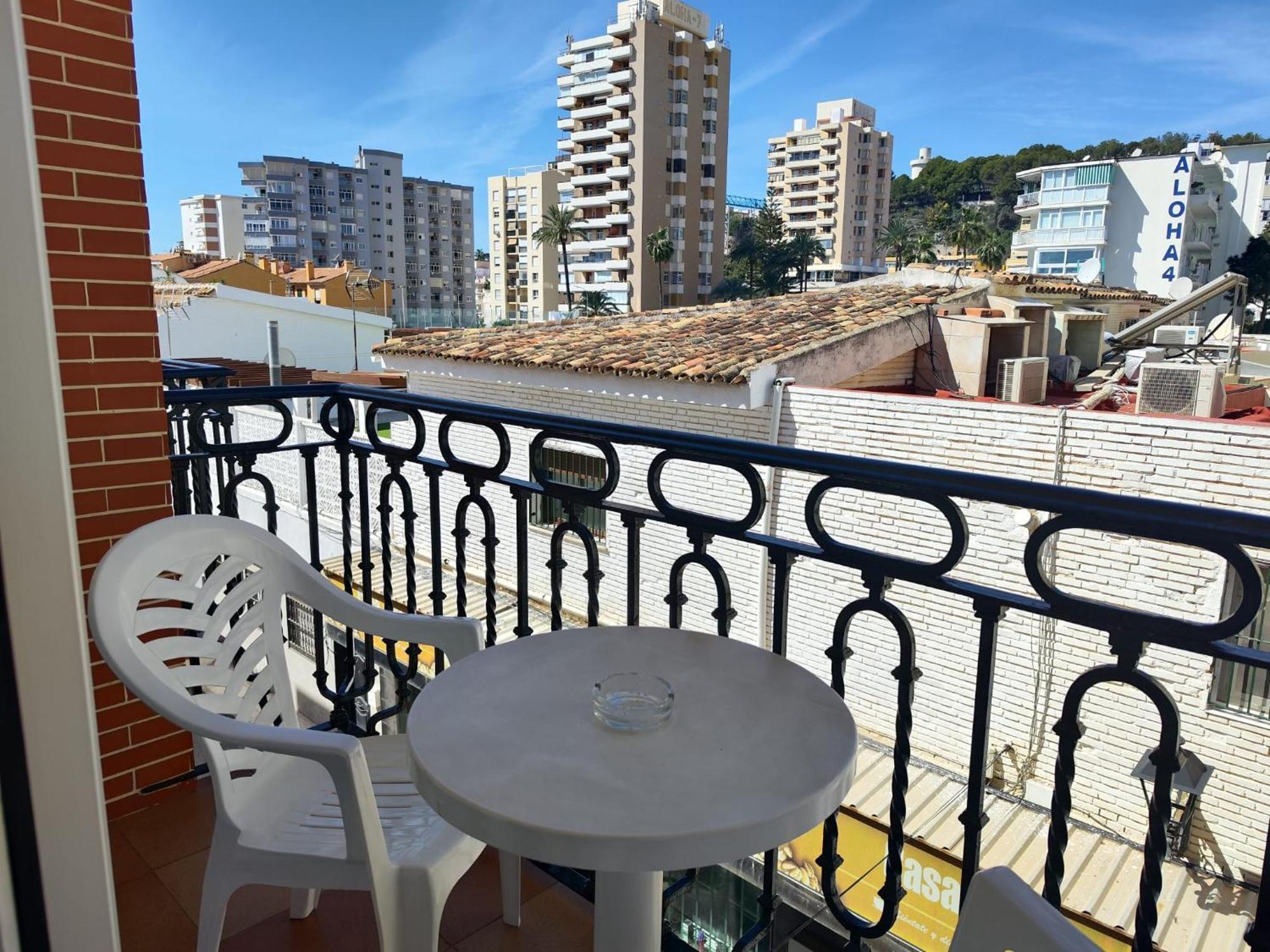 Apartamentos Leonor Carihuela Torremolinos Kültér fotó
