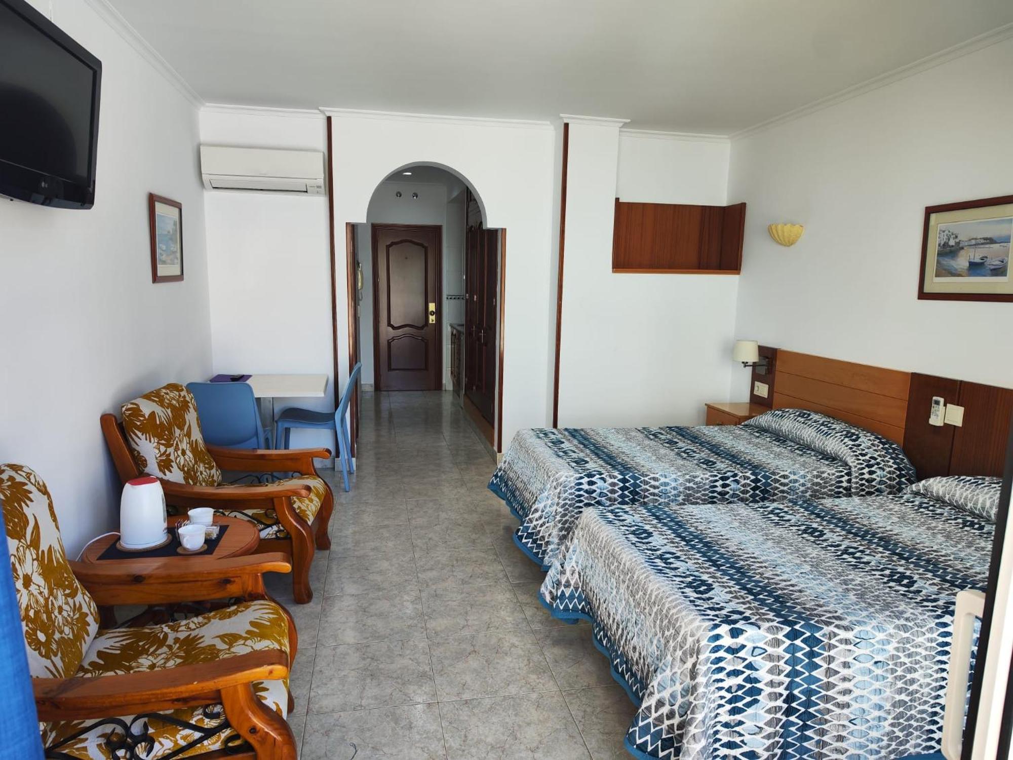 Apartamentos Leonor Carihuela Torremolinos Kültér fotó