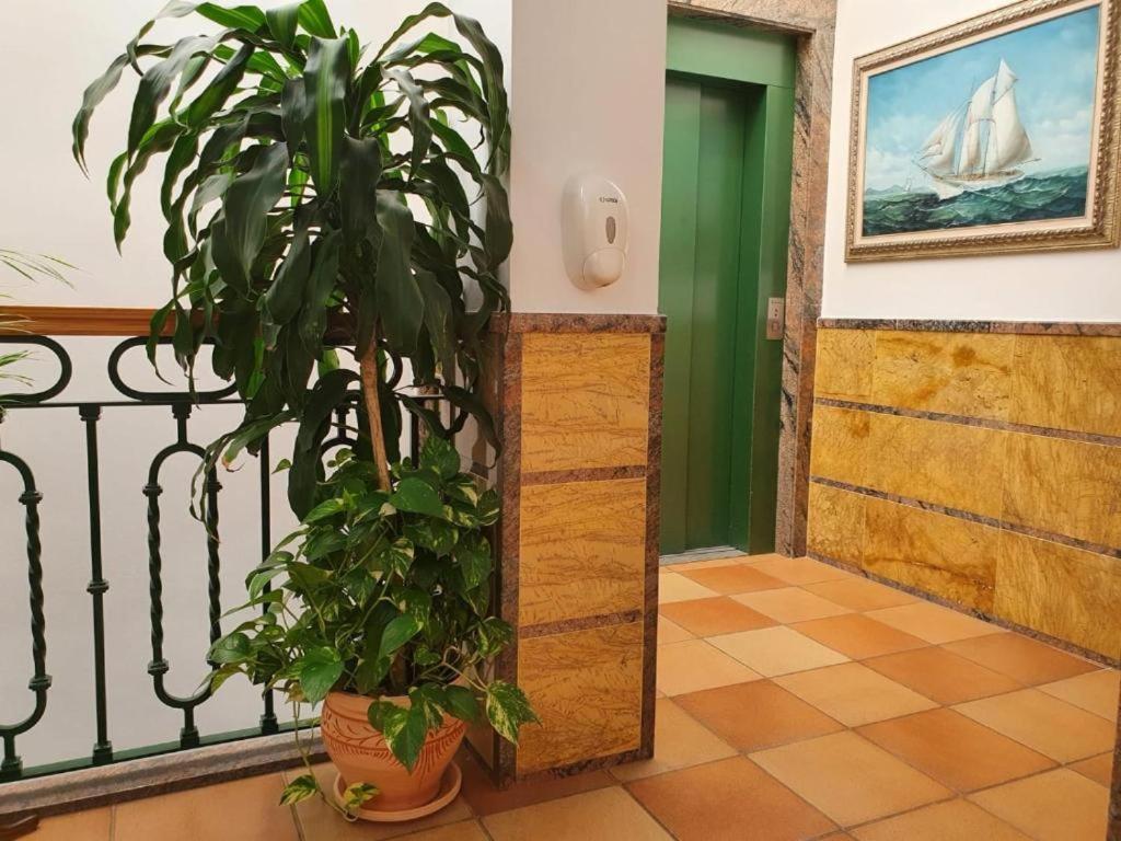 Apartamentos Leonor Carihuela Torremolinos Kültér fotó