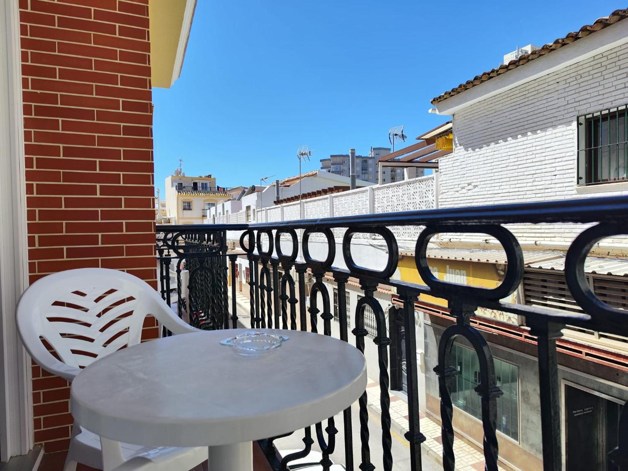 Apartamentos Leonor Carihuela Torremolinos Kültér fotó