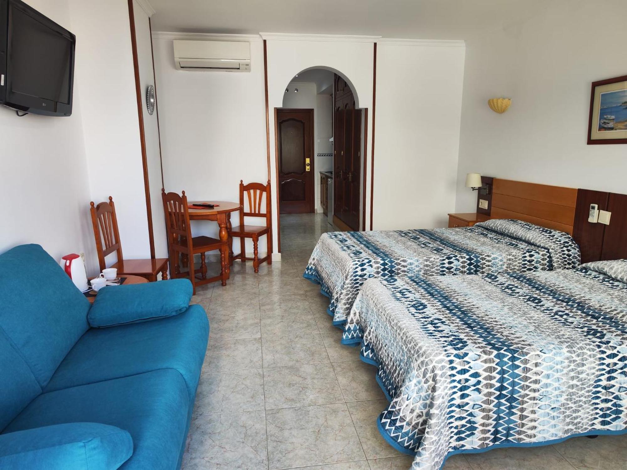 Apartamentos Leonor Carihuela Torremolinos Kültér fotó