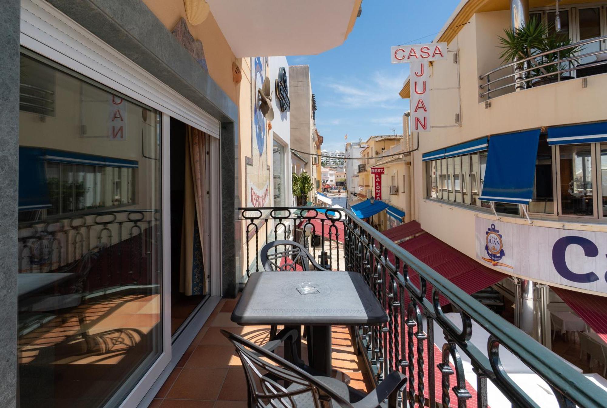 Apartamentos Leonor Carihuela Torremolinos Szoba fotó