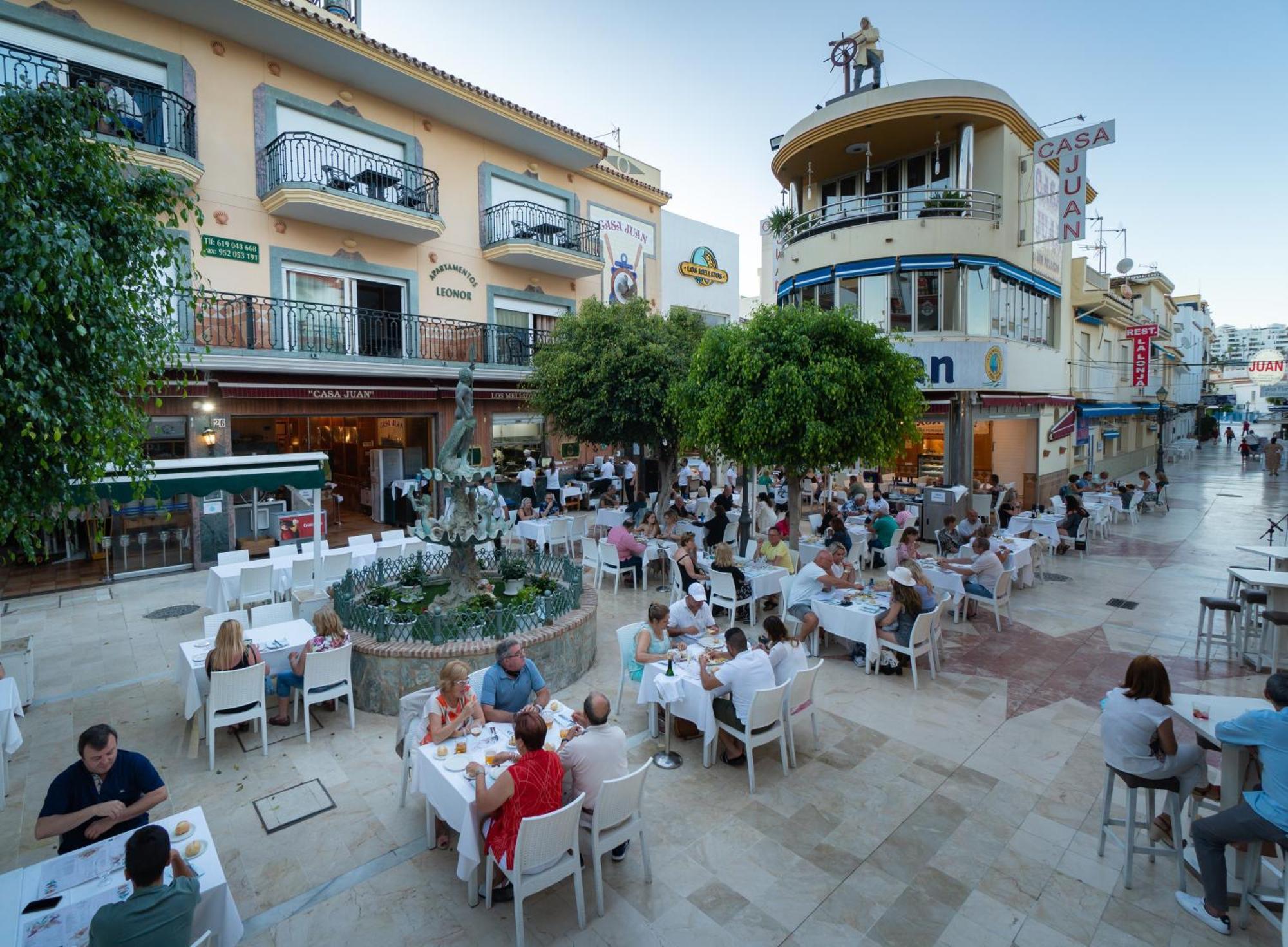Apartamentos Leonor Carihuela Torremolinos Kültér fotó